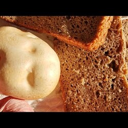 Бездрожжевой 100 % ржаной хлеб без пшеничной муки на ржаной закваске в хлебопечке