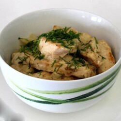 Куриное филе в сметанном соусе