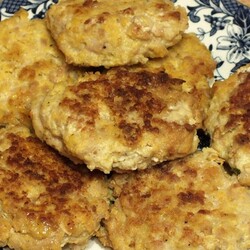 Куриные котлеты с ананасом