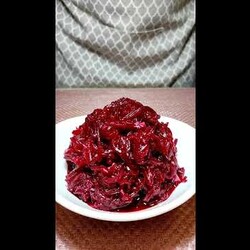 Салат из маринованной свеклы