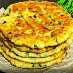 Лепешки на сковороде с сыром и зеленью