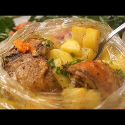 Мясо с картофелем в рукаве