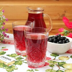 Компот из черноплодной рябины