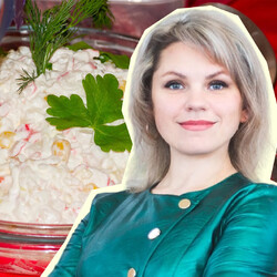 Такой нежный крабовый салат вы еще не пробовали: в разы вкуснее приевшейся классики
