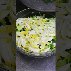 Простой и вкусный салат из капусты