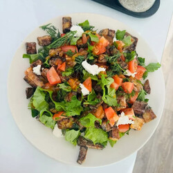 Салат с хрустящими баклажанами и творожным сыром – пошаговый рецепт приготовления с фото