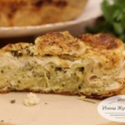 Пирог-улитка из лаваша с адыгейским сыром, творогом и свежей зеленью