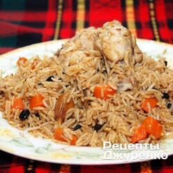 Плов с курицей на сковороде