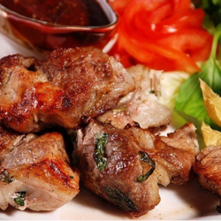 როგორ შევწვათ ტაფაზე მწვადი ისე, რომ შამფურზე შემწვარივით გემრიელი გამოვიდეს - გამოცდილი რჩევები დიასახლისებისგან