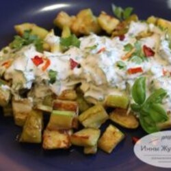 Йогуртовый соус. Чесночный соус на домашнем йогурте со свежей зеленью