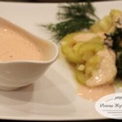 Йогуртовый соус с томатом и горчицей, пикантный кисломолочный соус