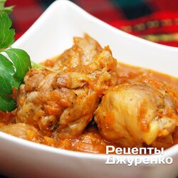 Курица с морковкой тушеная по-домашнему в соусе - Рецепты Джуренко