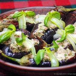 Баклажаны с чесноком — сациви с орехами и кинзой [4 отзыва]