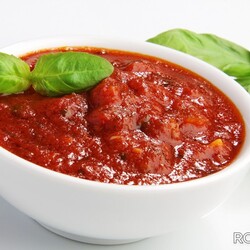 როგორ მოვამზადოთ უგემრიელესი ტომატის საწებელი, რომელიც იდეალურია ქაბაბთან, თევზთან  და ხორცთან