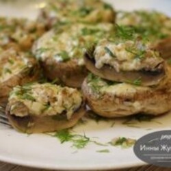 Фаршированные шампиньоны в микроволновке