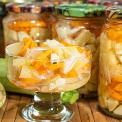 Как приготовить хрустящие кабачки с чесноком: ну очень простой рецепт закуски