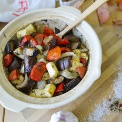 Овощи, запечённые в чесночном маринаде