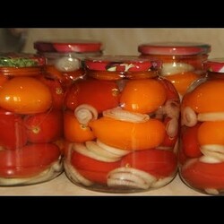 Помидоры без стерилизации - сладкие с луком