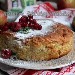 Шарлотка с яблоками в аэрогриле