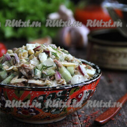 Салат из шпрот с яйцом и огурцом