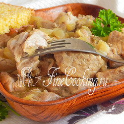 Тушеная свинина в мультиварке