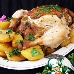 Ароматная курица с картофелем в мультиварке