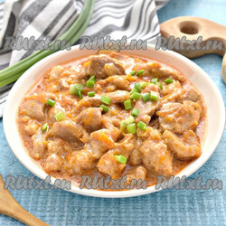 Гуляш из свинины в мультиварке Редмонд