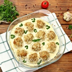 Тефтели в духовке в сметанном соусе — рецепт с фото