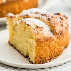 Творожный пирог с айвой