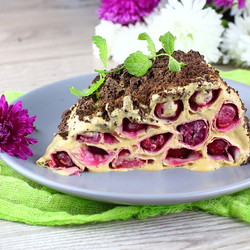 Торт без выпечки из лаваша с вишней