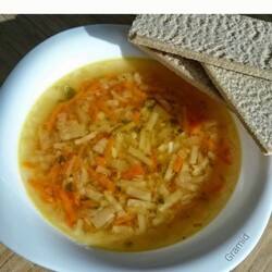 Суп из гороха с сельдереем