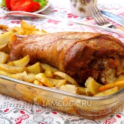 Голень индейки в духовке