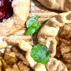 Творожные галеты с яблоками и клубникой - пошаговый рецепт с фото. Автор рецепта Татьяна В .