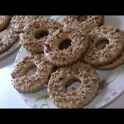 Песочное кольцо с орешками,два вида.