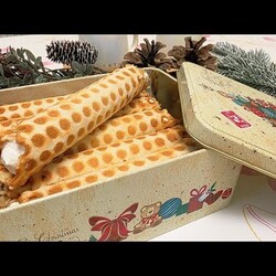 Экономный рецепт теста на молоке.Вафельные трубочки с творожным кремом.