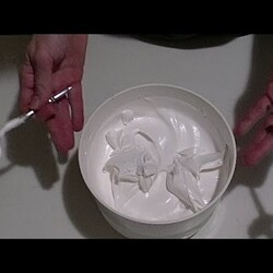 Крем из сливок для торта без загустителя.