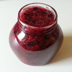 Заготовка на зиму, (смородина и малина).