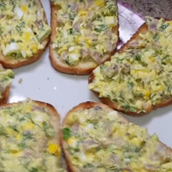 Аппетитная закуска с сельдью: бюджетное блюдо - Лучшие рецепты