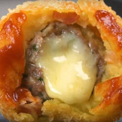 Хрустящие шарики с мясной начинкой - Лучшие рецепты