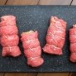 Рулетики из свинины с начинкой - пошаговый рецепт с фото на Повар.ру