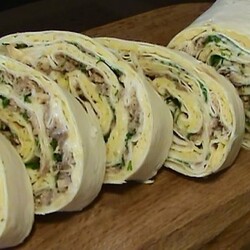 Скумбрия в лаваше: сытная закуска без выпечки на скорую руку - Лучшие рецепты