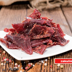 Вяленое мясо с приправами по-домашнему