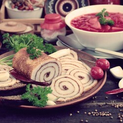 Солёное сало по домашнему с чесноком и пряностями