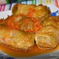 Голубцы из пекинской капусты. Ингредиенты: капуста пекинская, мясной фарш, рис