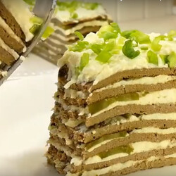 Закусочный печеночный торт с секретным ингредиентом - Лучшие рецепты