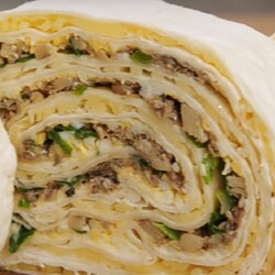 Три простейшие закуски из лаваша: украсят ваш праздничный стол - Лучшие рецепты