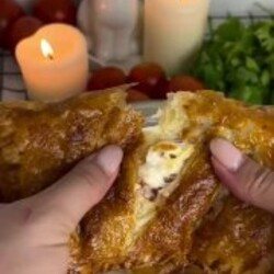 Слойки с ветчиной и сыром