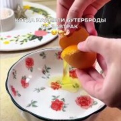 Гренки с колбасой и сыром