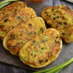 Горячие бутерброды с картошкой на сковороде