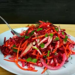 Необыкновенный салат из банальной свеклы - Четыре вкуса - медиаплатформа МирТесен